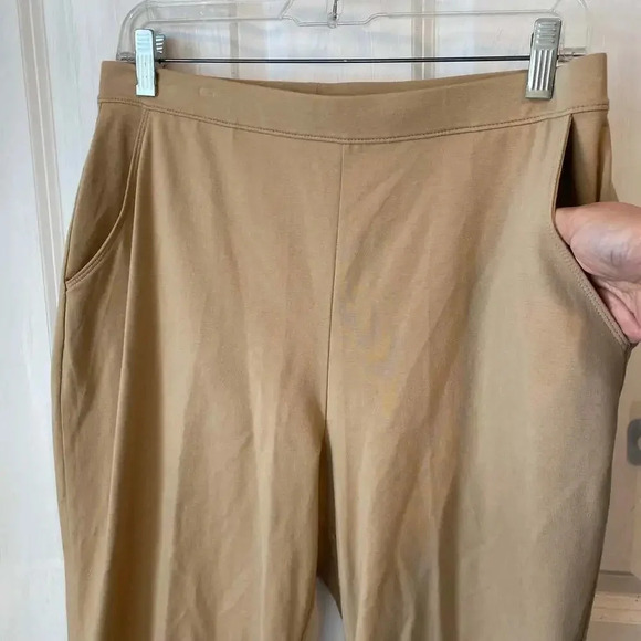 L.L. Bean Stretchy Comfortable Pants Women Size M - Picture 3 of 5